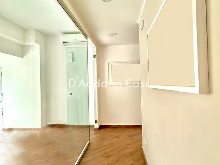 Immagine 1 di Negozio in vendita  21 a Taranto