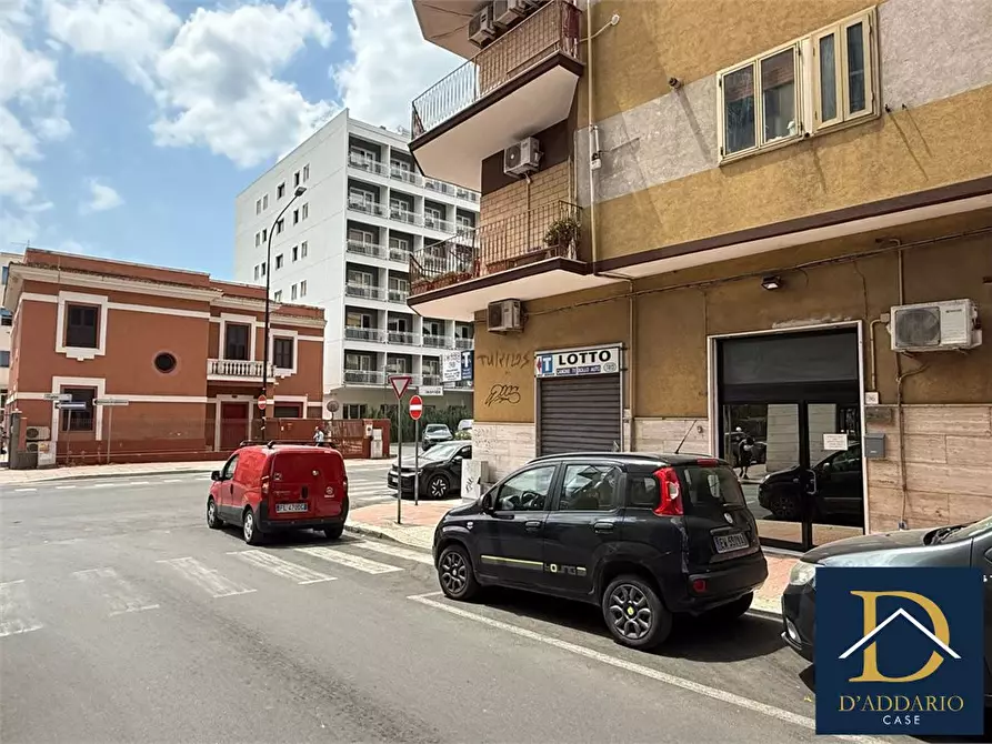 Immagine 4 di Negozio in vendita  96 a Taranto
