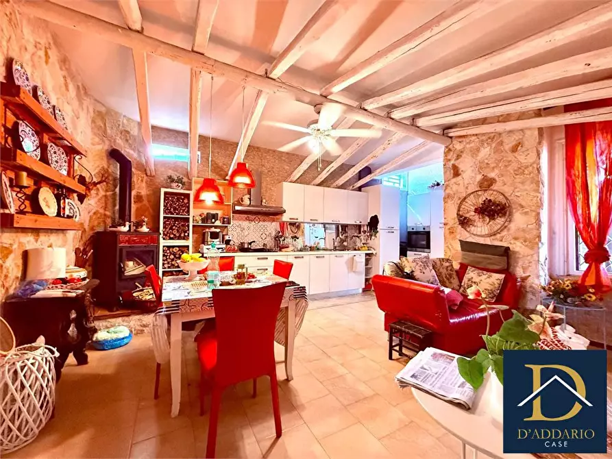 Immagine 6 di Villa in vendita  99 a Pulsano