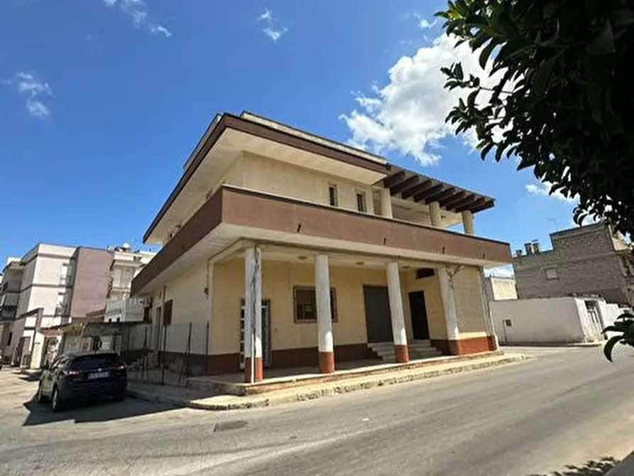 Immagine 1 di Villa in vendita  a San Michele Salentino