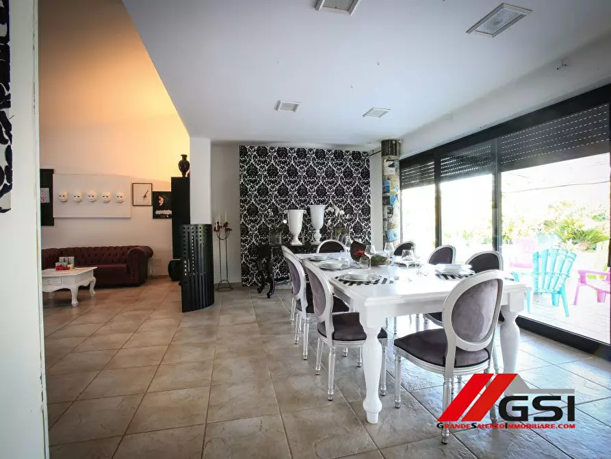 Immagine 7 di Villa in vendita  5 a San Michele Salentino