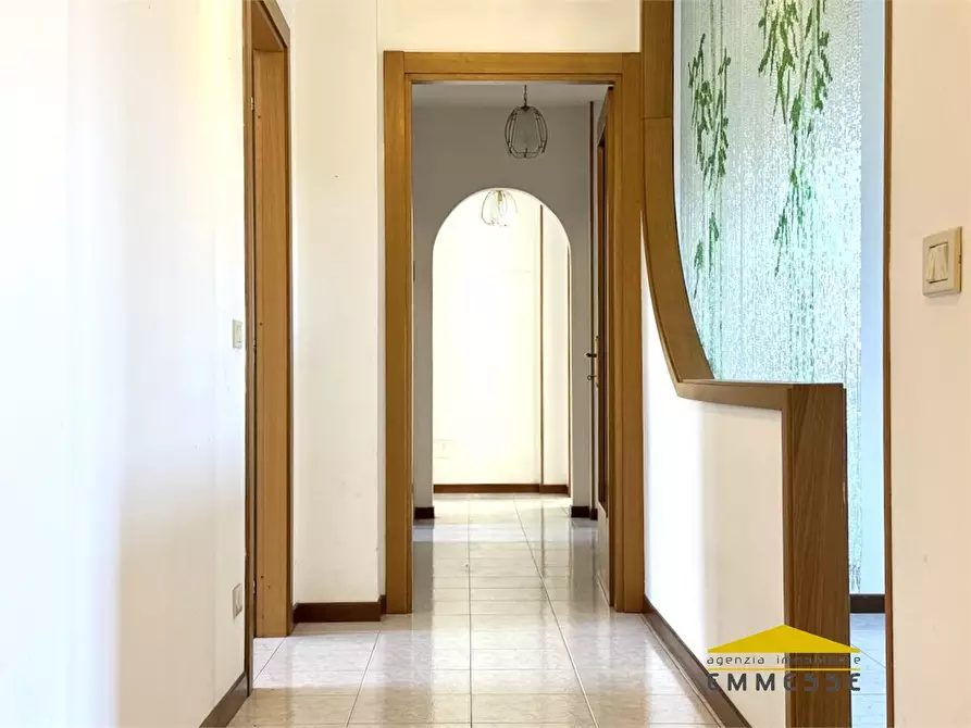 Immagine 4 di Appartamento in vendita  a Massa