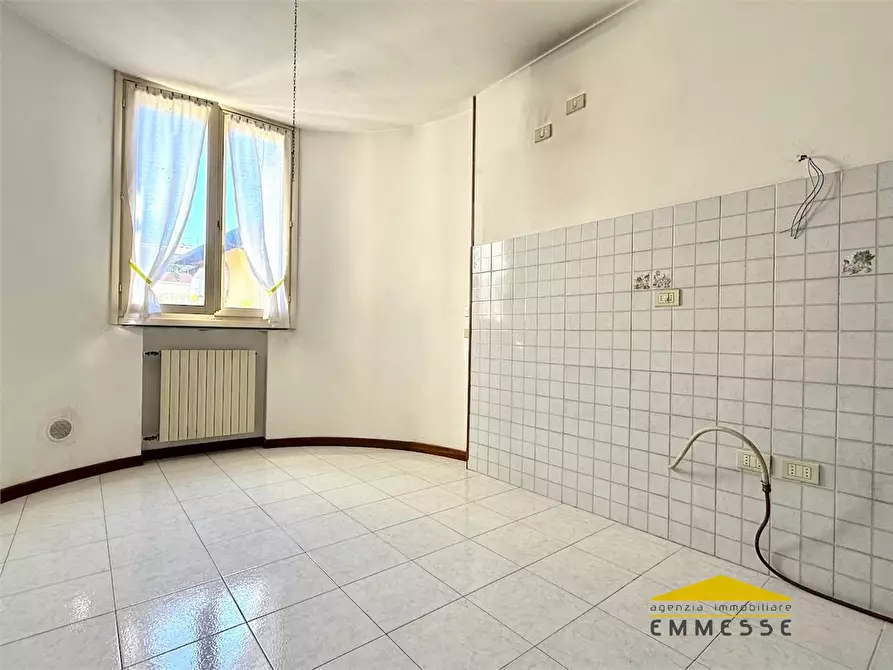 Immagine 8 di Appartamento in vendita  a Massa