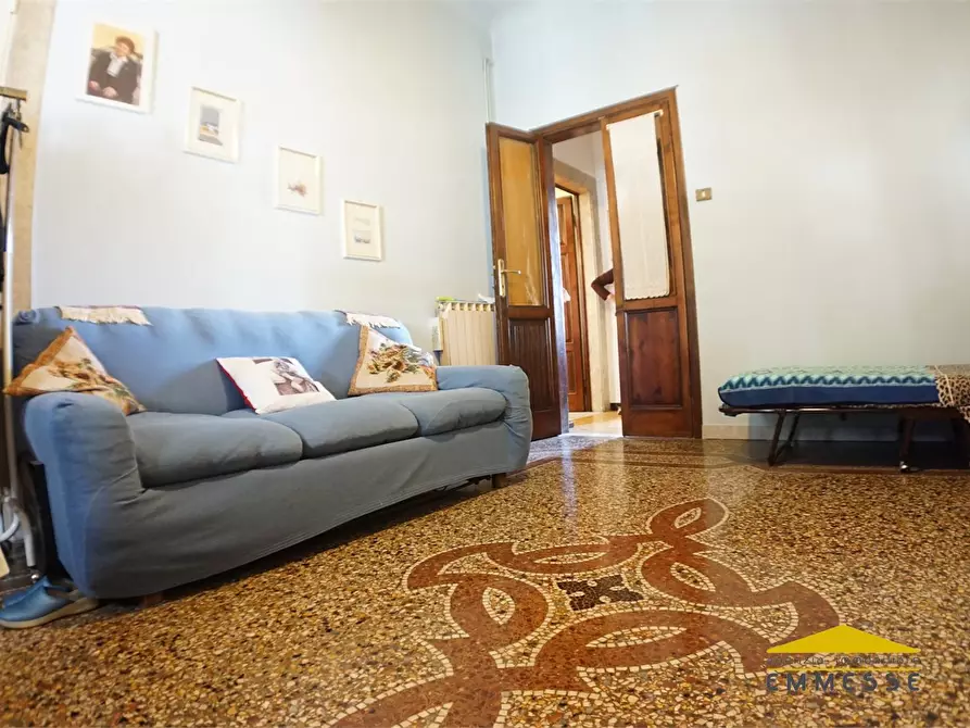 Immagine 2 di Appartamento in vendita  a Carrara