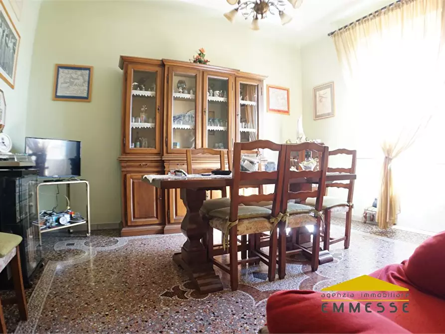 Immagine 3 di Appartamento in vendita  a Carrara