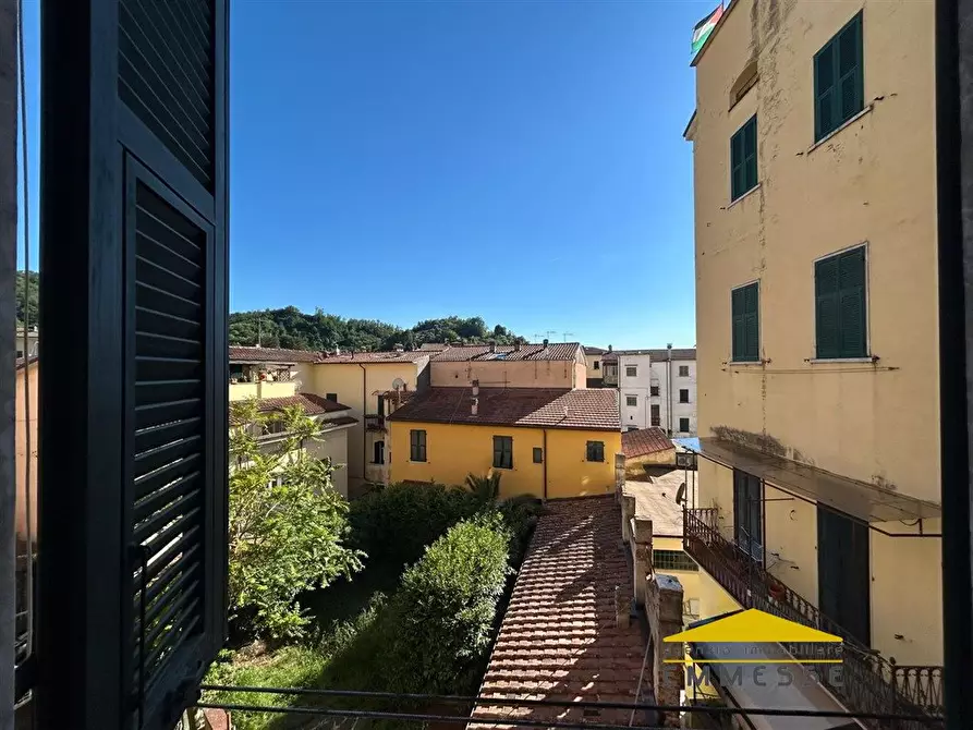 Immagine 1 di Appartamento in vendita  a Carrara