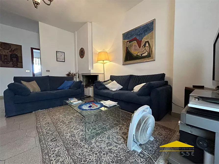 Immagine 5 di Appartamento in vendita  a Massa
