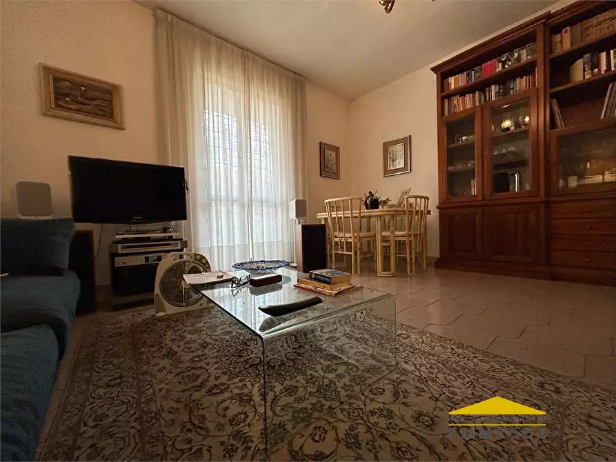 Immagine 2 di Appartamento in vendita  a Massa