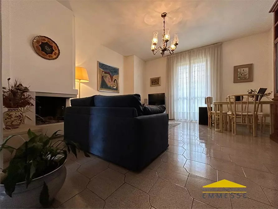 Immagine 3 di Appartamento in vendita  a Massa