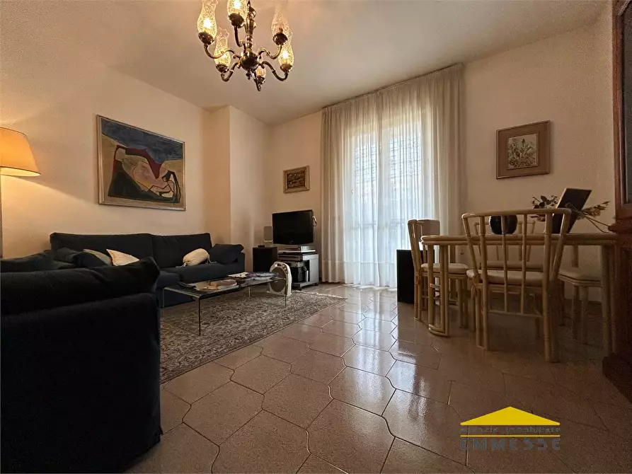 Immagine 4 di Appartamento in vendita  a Massa