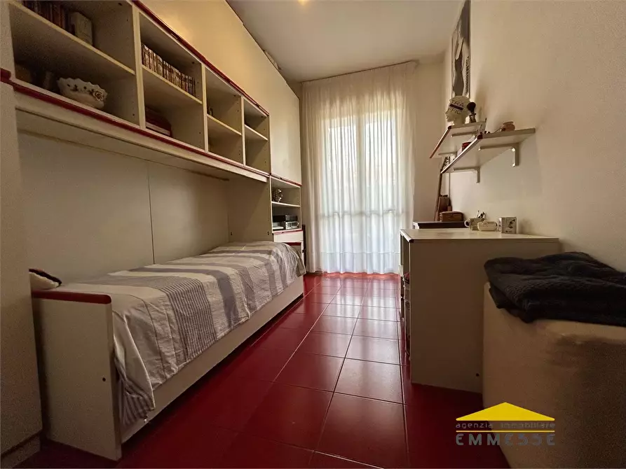 Immagine 10 di Appartamento in vendita  a Massa