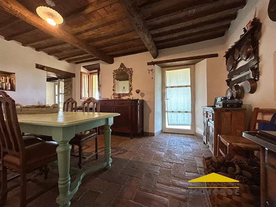 Immagine 9 di Casa indipendente in vendita  a Seravezza