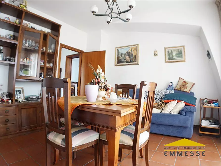 Immagine 9 di Casa indipendente in vendita  a Massa