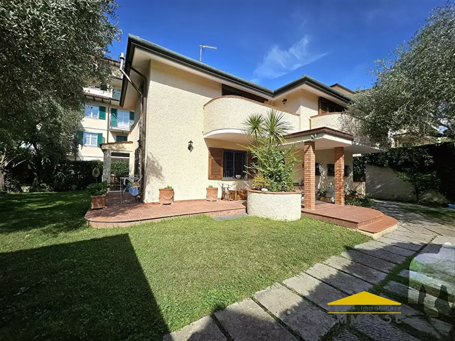 casa indipendente in vendita a Massa