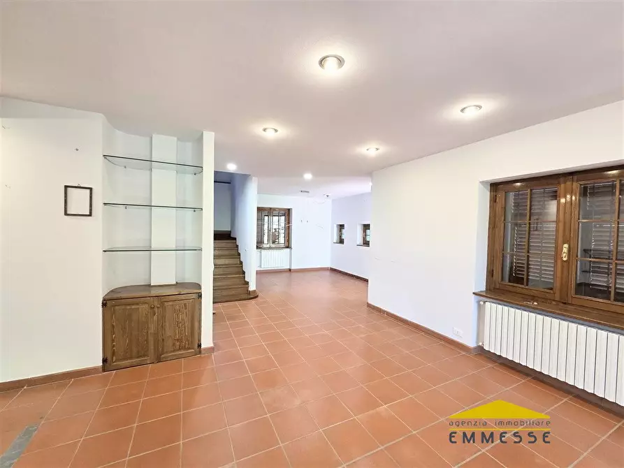 Immagine 9 di Casa indipendente in vendita  a Massa