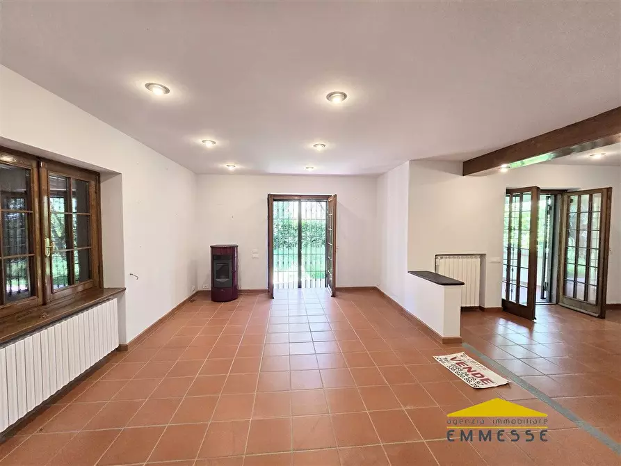 Immagine 7 di Casa indipendente in vendita  a Massa