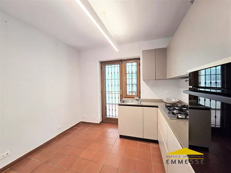 Immagine 10 di Casa indipendente in vendita  a Massa