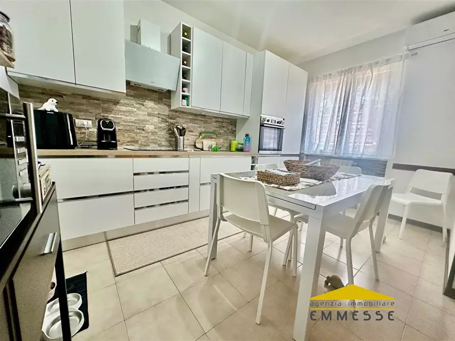 Immagine 8 di Casa indipendente in vendita  a Carrara