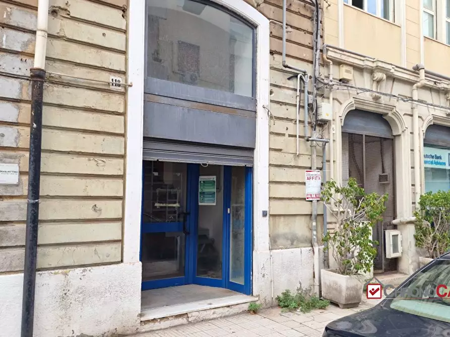 Immagine 10 di Negozio in affitto  a Messina