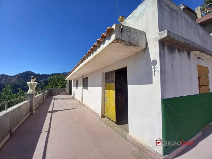 Immagine 1 di Villa in vendita  a Messina
