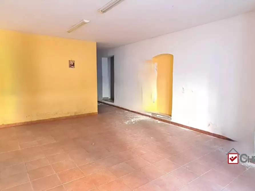 Immagine 1 di Negozio in affitto  230 a Messina