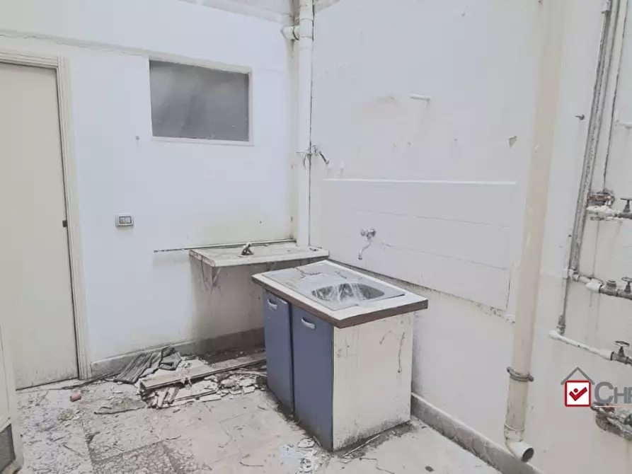 Immagine 3 di Negozio in vendita  a Messina