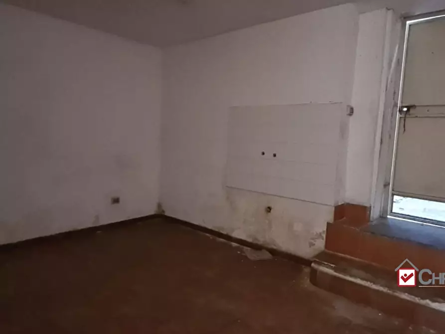 Immagine 8 di Negozio in vendita  a Messina