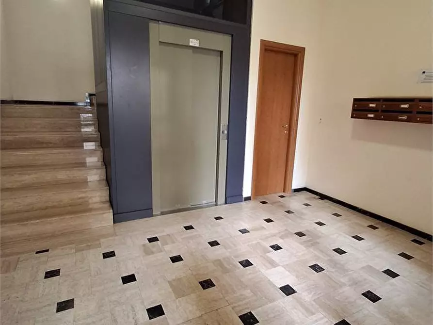 Immagine 6 di Appartamento in affitto  100 a Messina