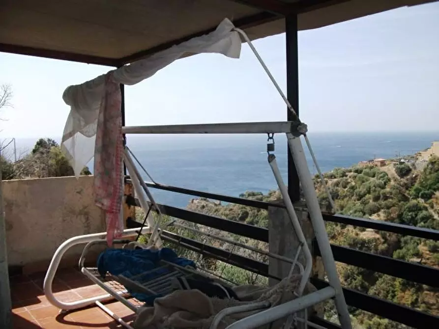 Immagine 2 di Villa in vendita  a Messina