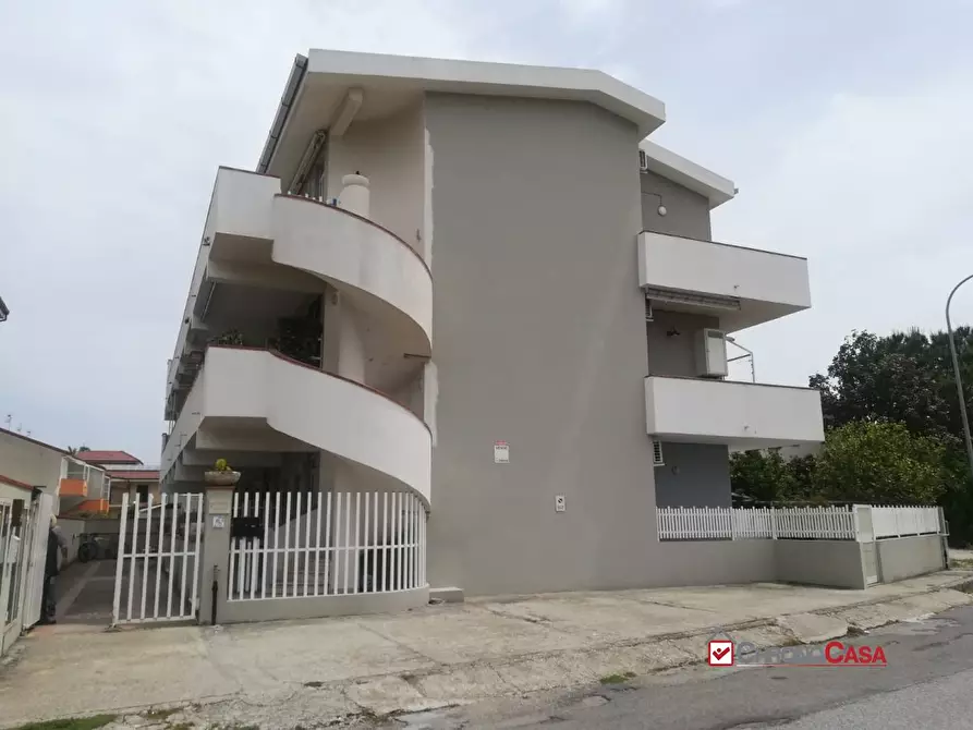 Immagine 4 di Appartamento in affitto  a Basicò