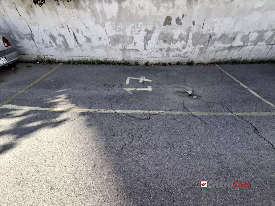 Immagine 5 di Garage in affitto  391 a Messina