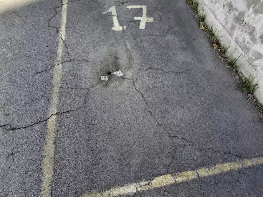 Immagine 6 di Garage in affitto  391 a Messina