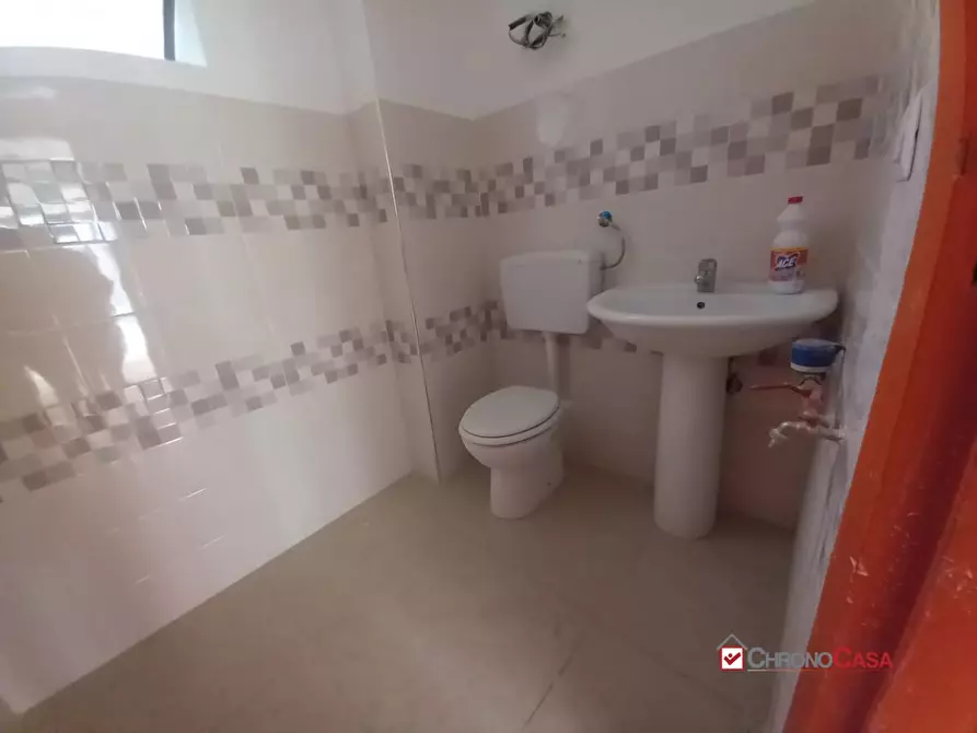 Immagine 7 di Negozio in affitto  10 a Messina