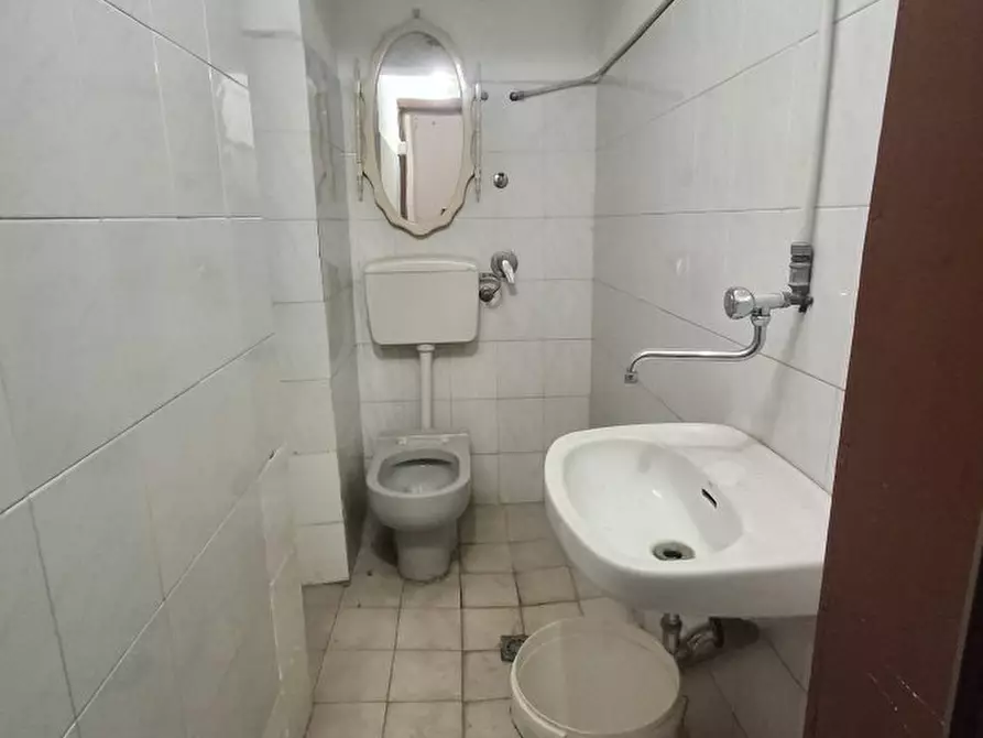 Immagine 6 di Magazzino in affitto  a Messina
