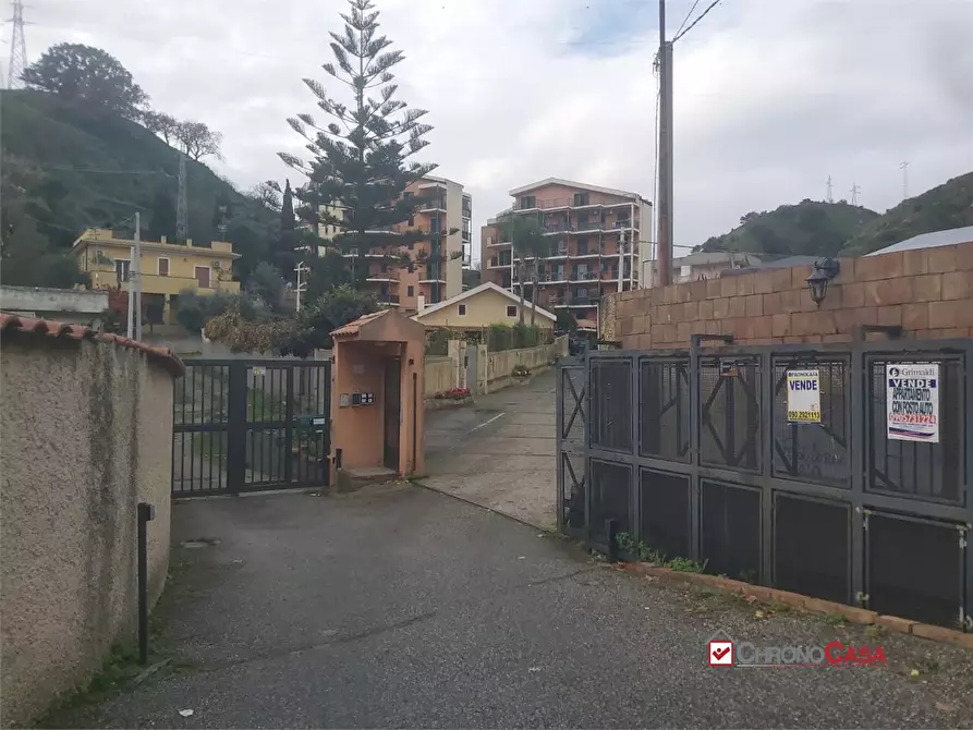 Immagine 1 di Appartamento in vendita  a Messina