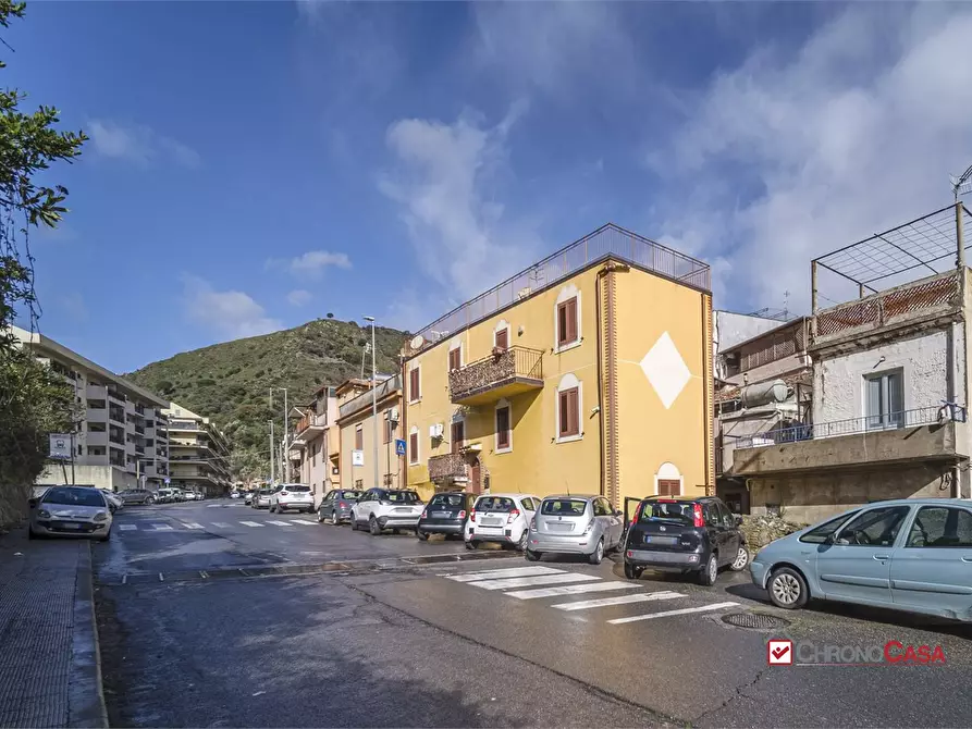 Immagine 1 di Appartamento in vendita  a Messina