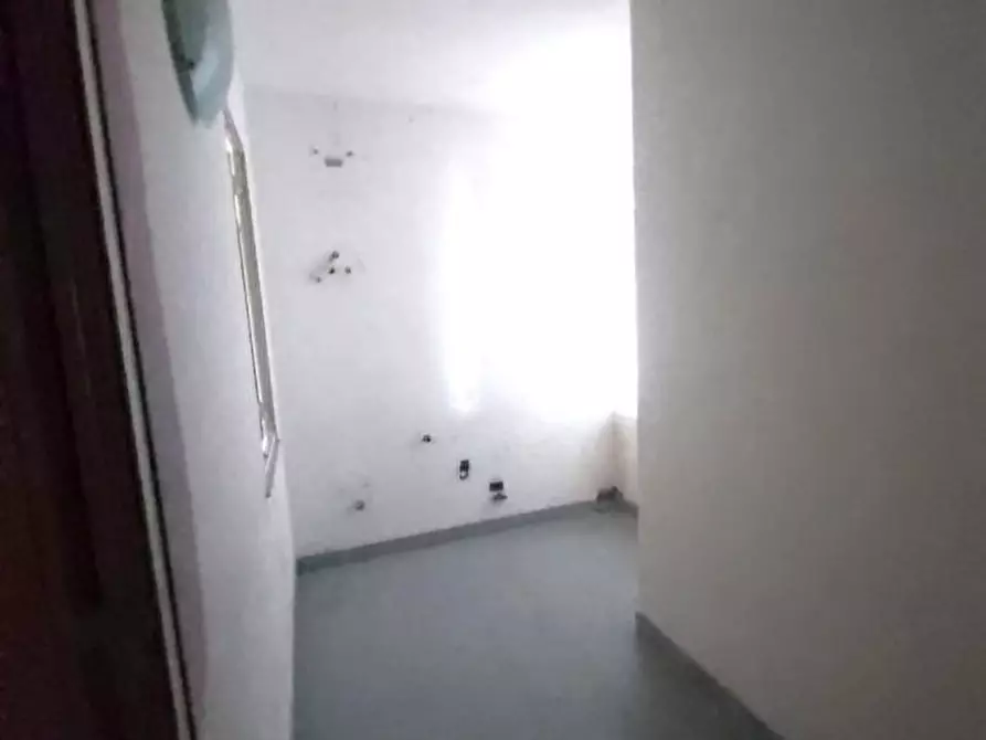 Immagine 6 di Garage in vendita  a Messina