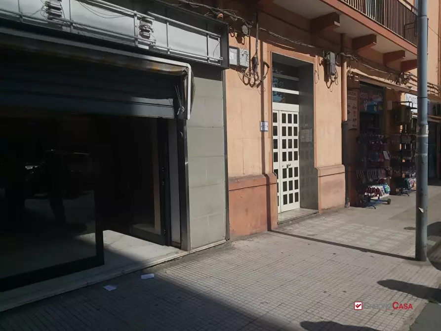 Immagine 1 di Negozio in vendita  a Messina