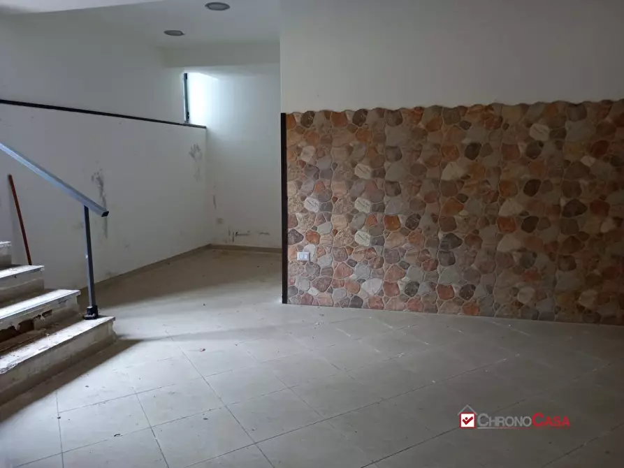 Immagine 1 di Negozio in vendita  a Messina