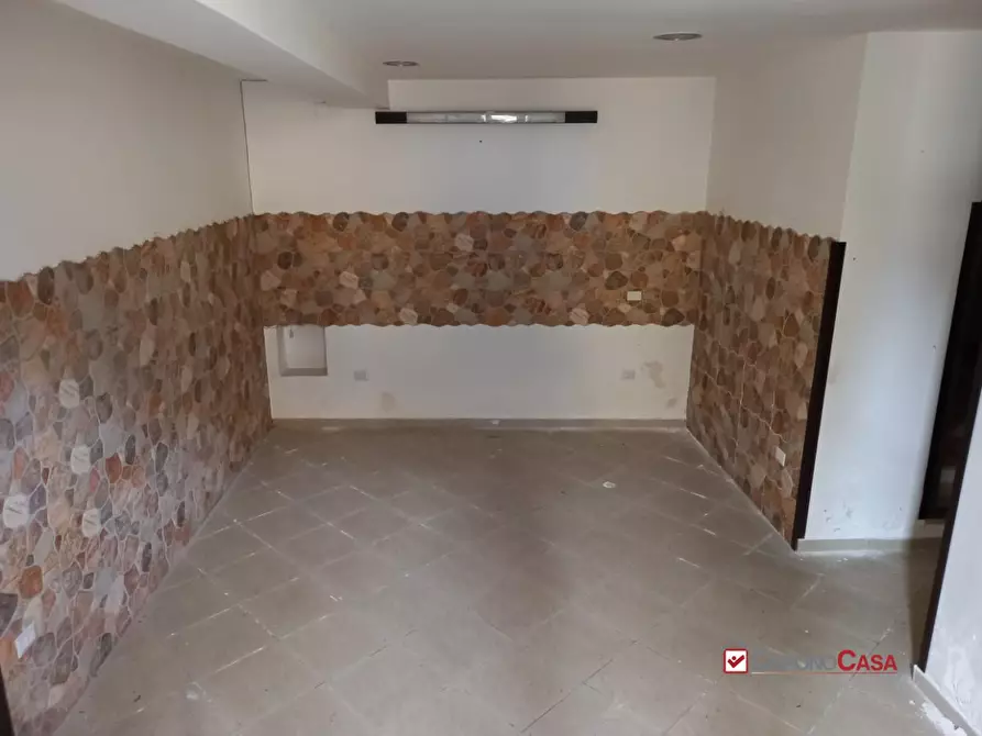 Immagine 4 di Negozio in vendita  a Messina