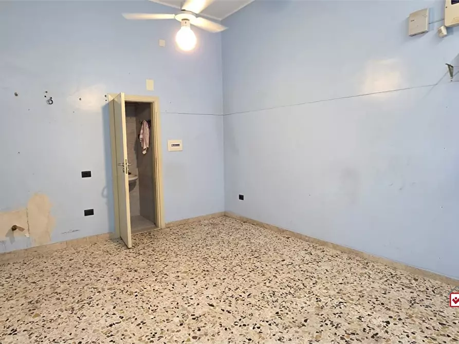Immagine 1 di Negozio in vendita  366 a Messina