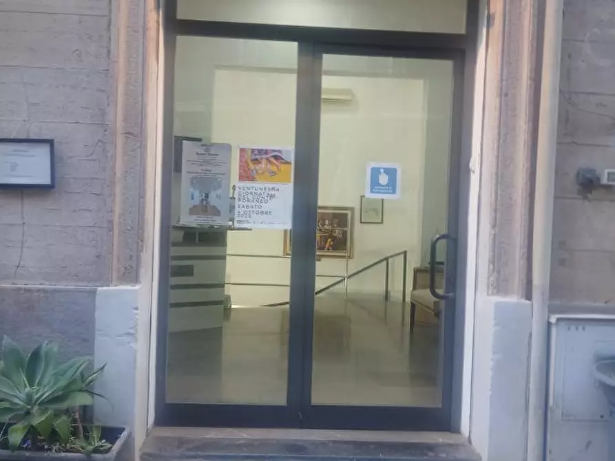 Immagine 2 di Negozio in vendita  a Messina