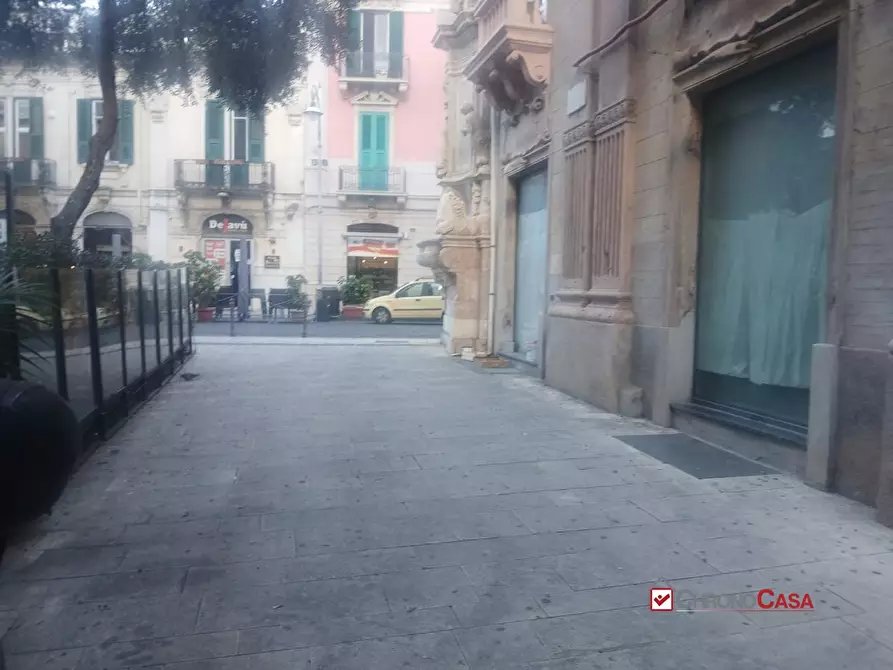 Immagine 1 di Negozio in vendita  a Messina