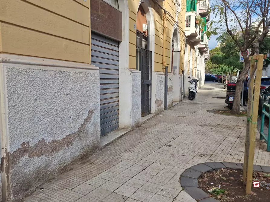Immagine 1 di Negozio in vendita  a Messina