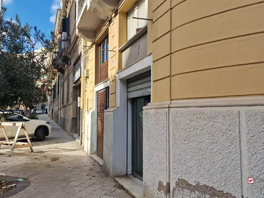 Immagine 7 di Negozio in vendita  a Messina