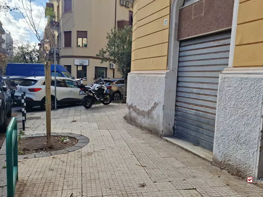 Immagine 5 di Negozio in vendita  a Messina