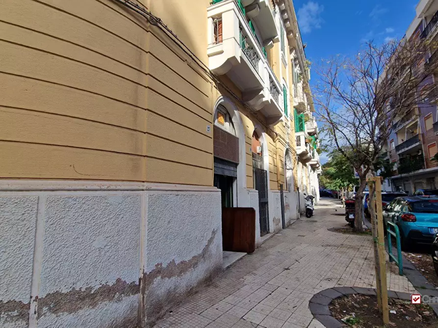 Immagine 4 di Negozio in vendita  a Messina