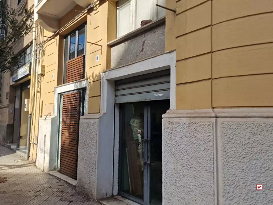 Immagine 8 di Negozio in vendita  a Messina