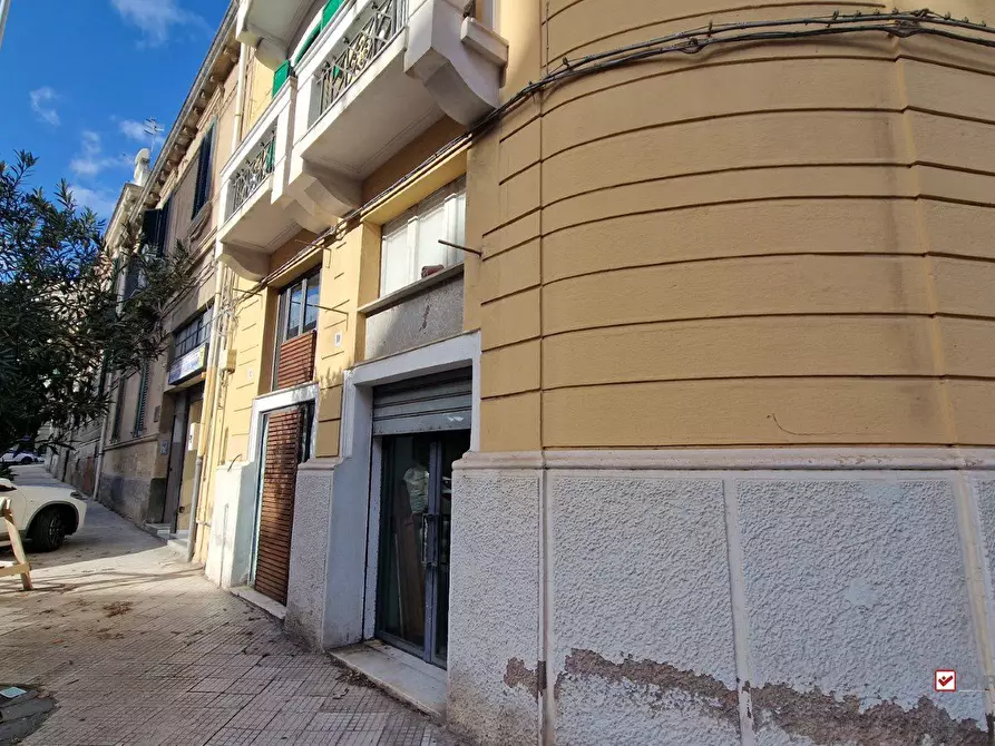 Immagine 9 di Negozio in vendita  a Messina