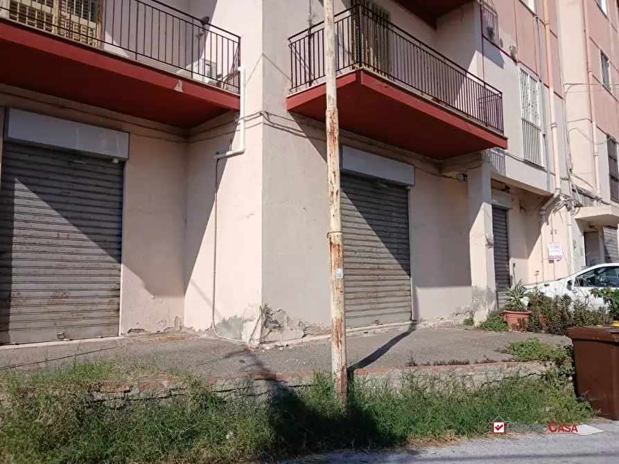 Immagine 2 di Negozio in vendita  a Messina
